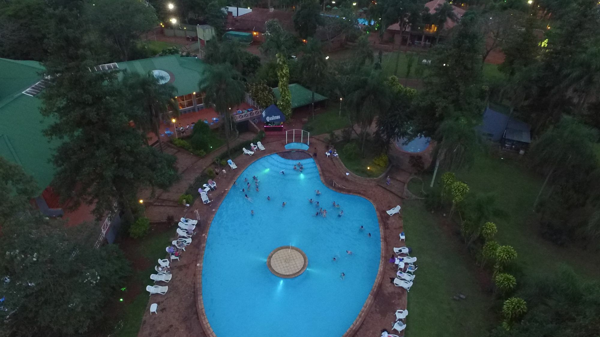 Tangoinn Club Iguazu Party Luxury Hostel Puerto Iguazu Exterior photo